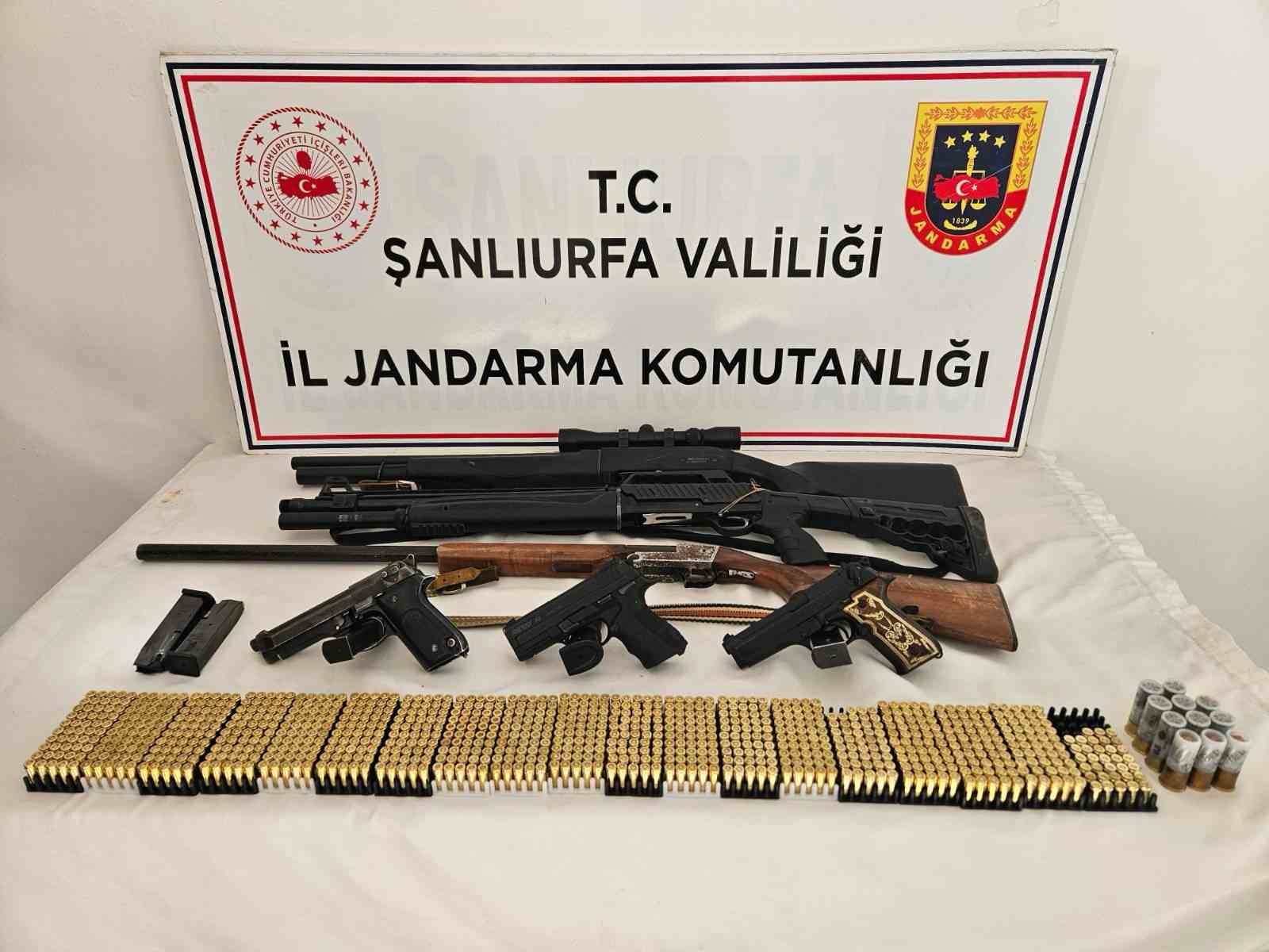 Düğünlerde havaya ateş açan 5 şüpheli yakalandı 4 dugunlerde havaya ates acan 5 supheli yakalandi 0 uF1NeFEz