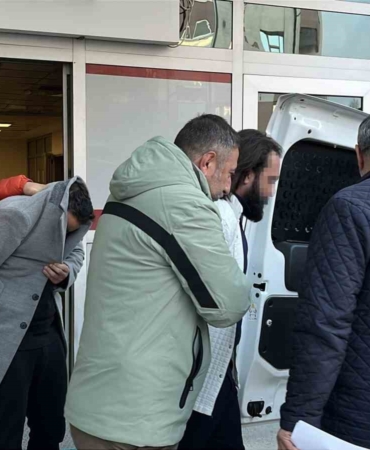 dukkan-sahibini-bicaklayan-kiraci-ve-arkadasi-adliyeye-sevk-edildi-a3aFrEaM.jpg