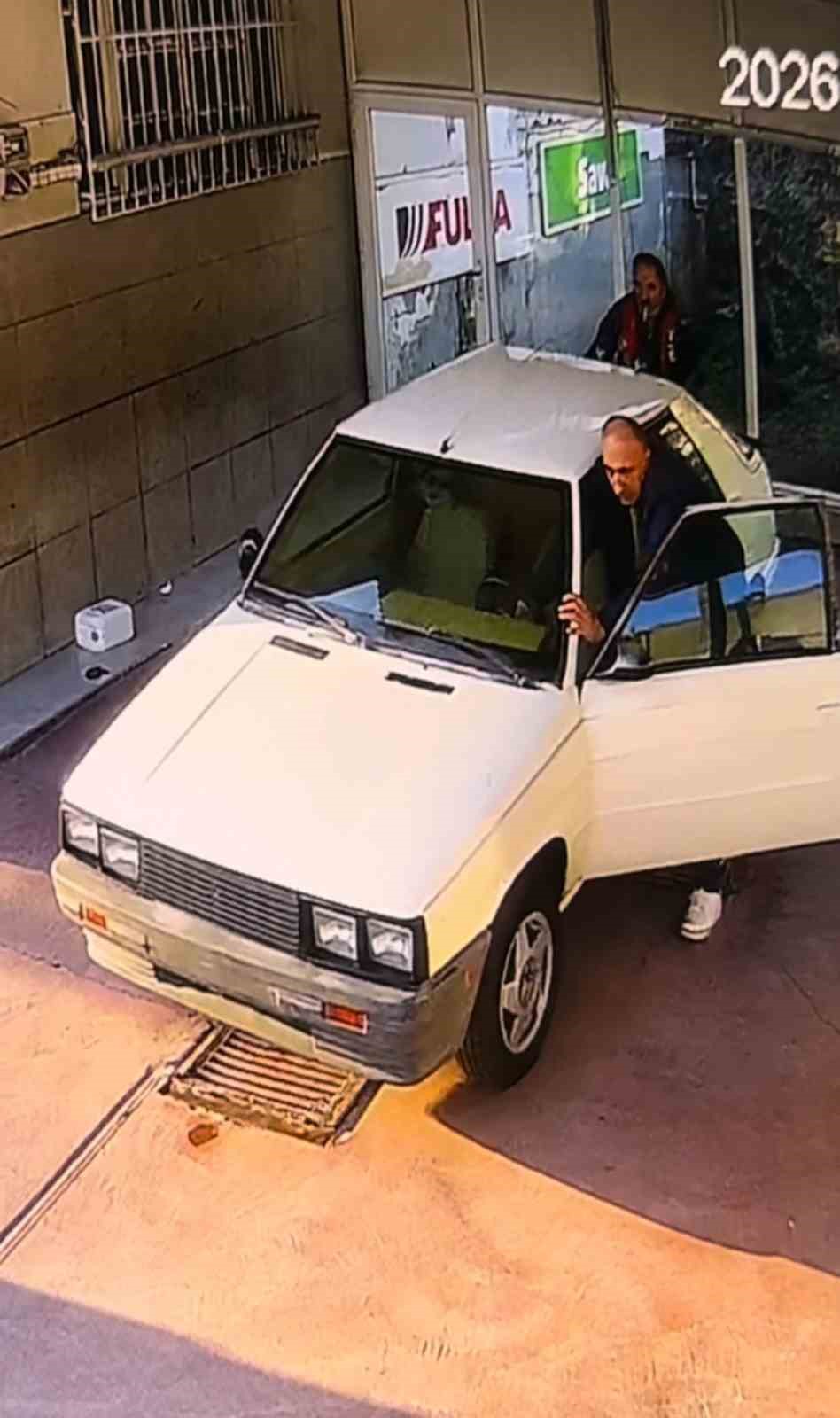 dukkanin onune duvar ordu kiracisi isyan etti bizi acik cezaevine cevirdi 8 EyjNDNFy