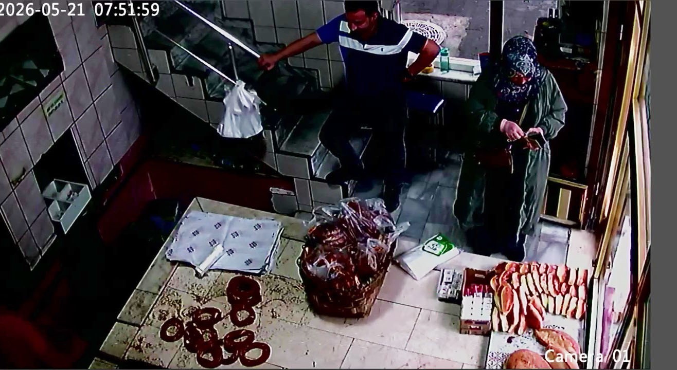 dukkaninda dusurulen altinin sahibini ariyor 2 u4mTARwS