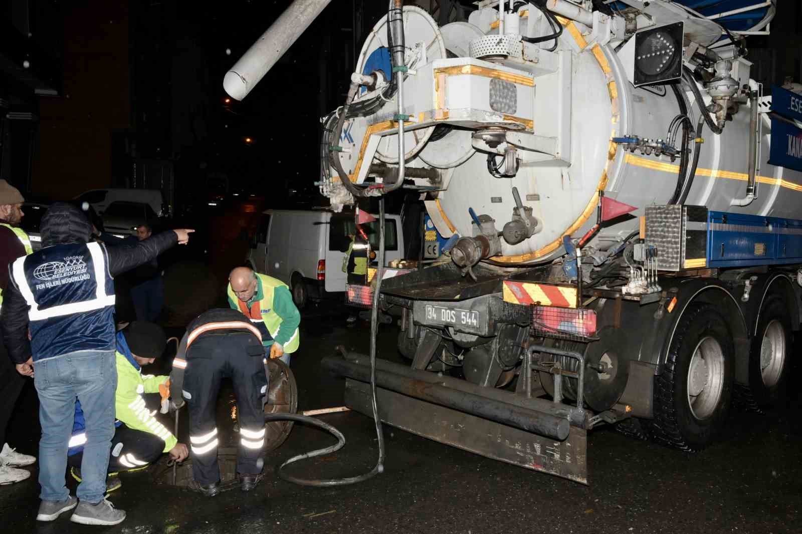 dukkanini pis su basan vatandas iskiye isyan etti esenyurt belediyesi yardimina kostu 3 nDrtjWwS