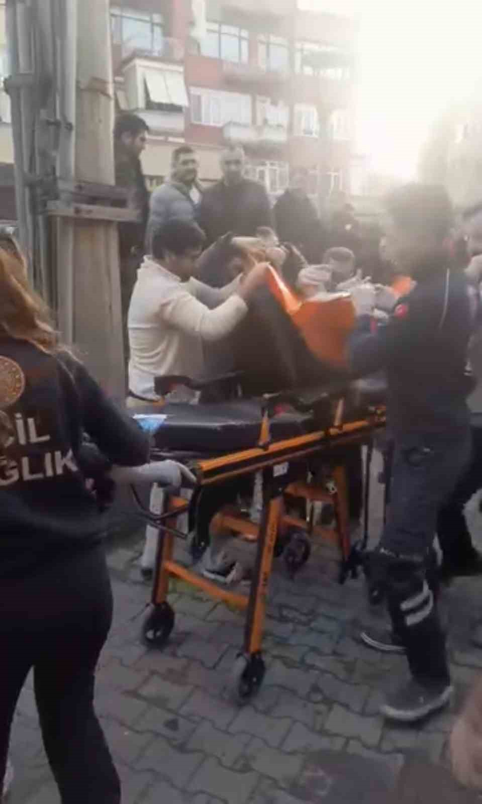 dukkaninin onunde ugradigi silahli saldirida yaralandi 2 grVCXb1n