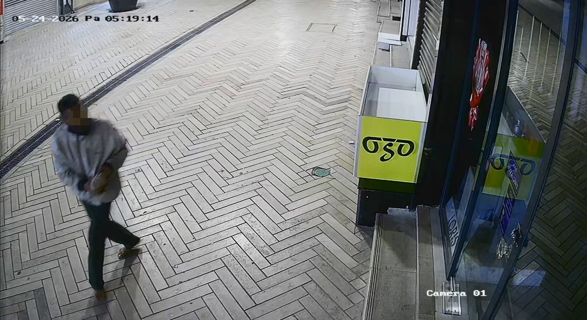 dukkanlarin camini boyle kirdi 14 ayri suc kaydi var 0 ERTqpk2U