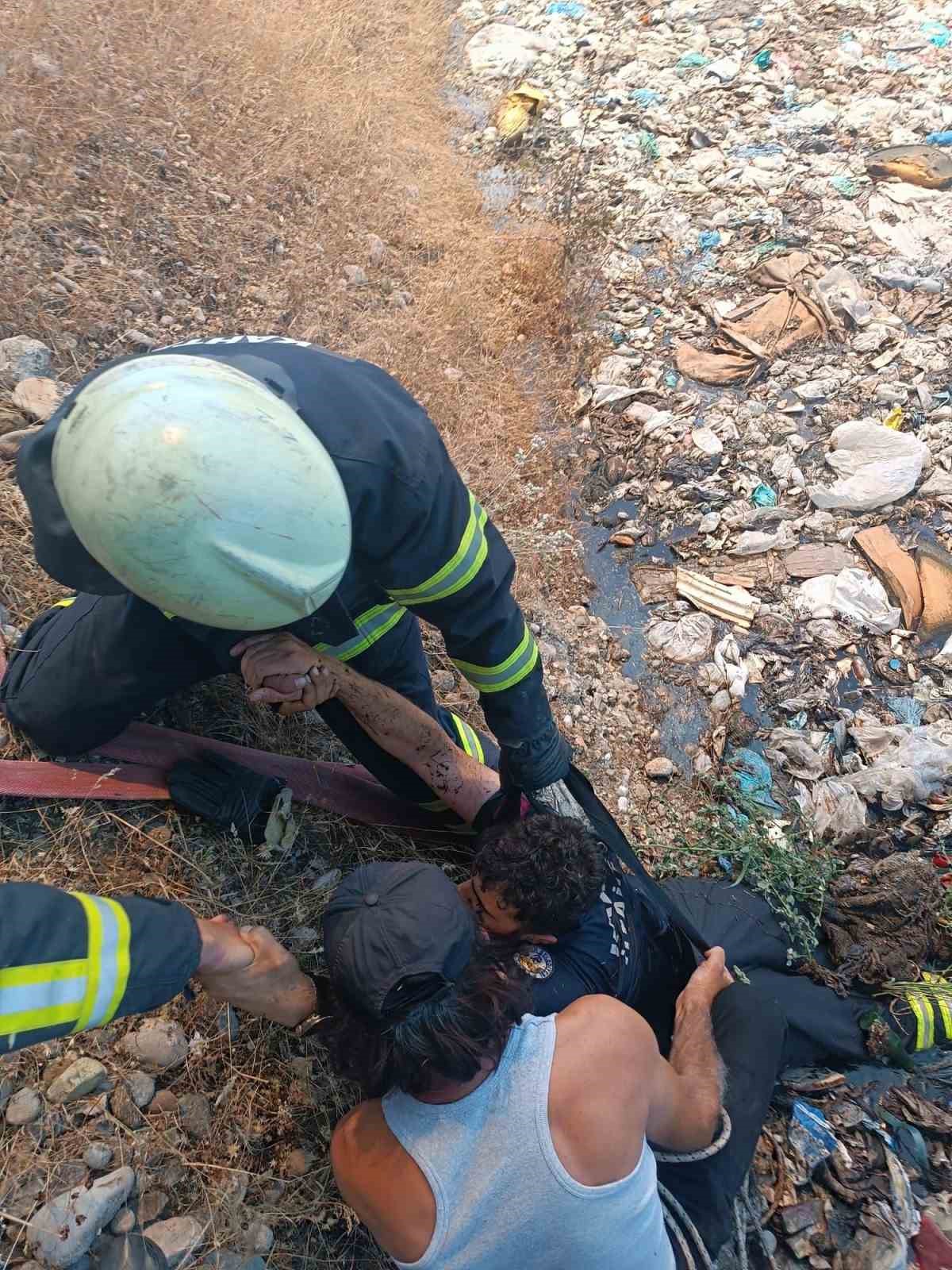 dumanlarin arasinda kalan itfaiye eri batakliga dustu 0 UvvUizJA
