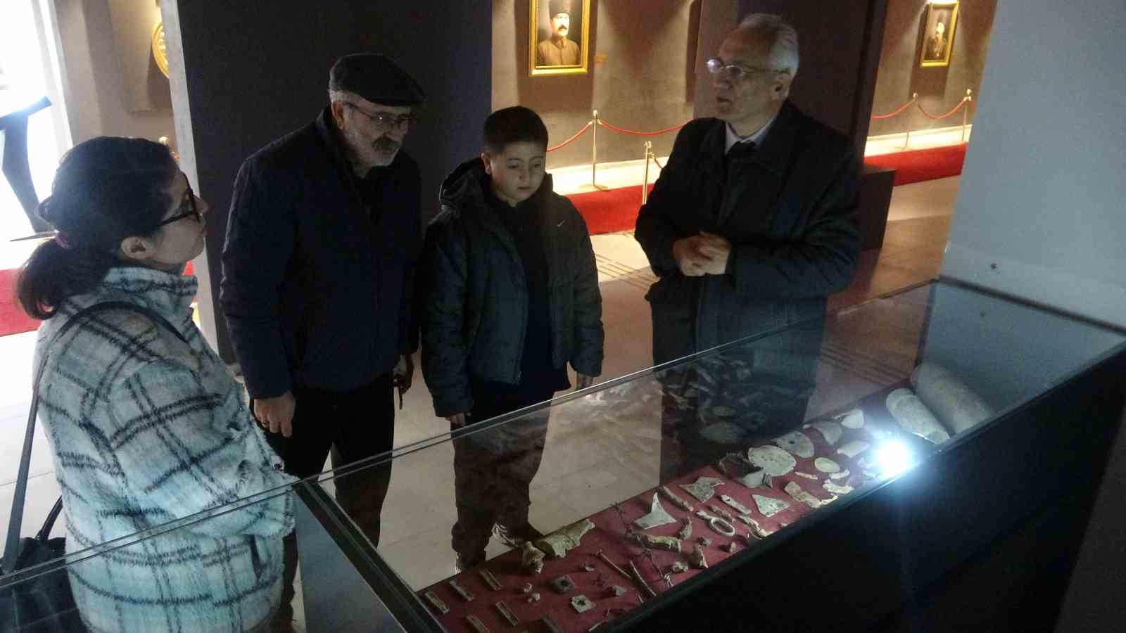 dumlupinar diorama muzesi yogun ilgi goruyor 24 NLn5YnMc