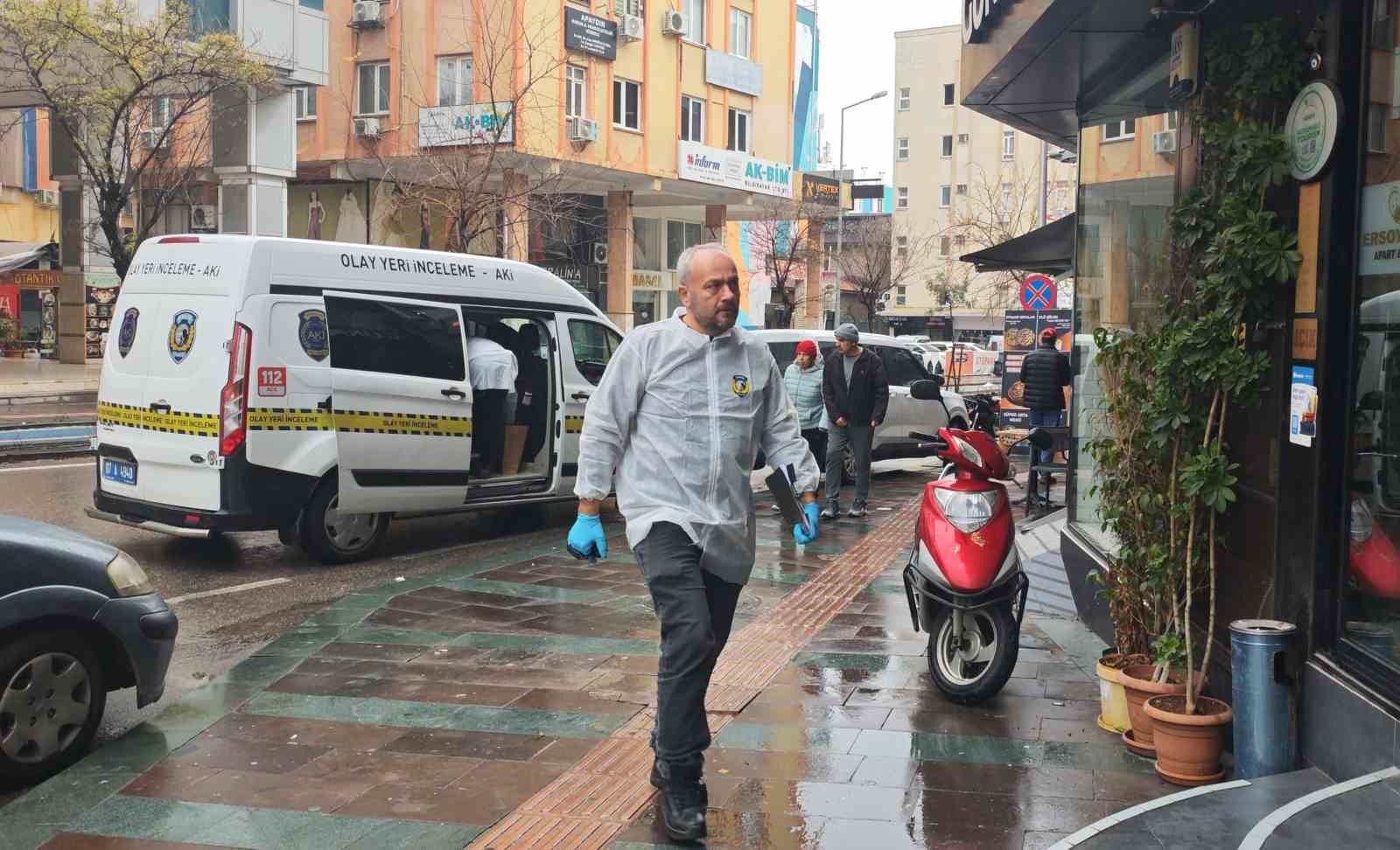 dun giris yaptigi apart otel odasinda olu bulundu 0