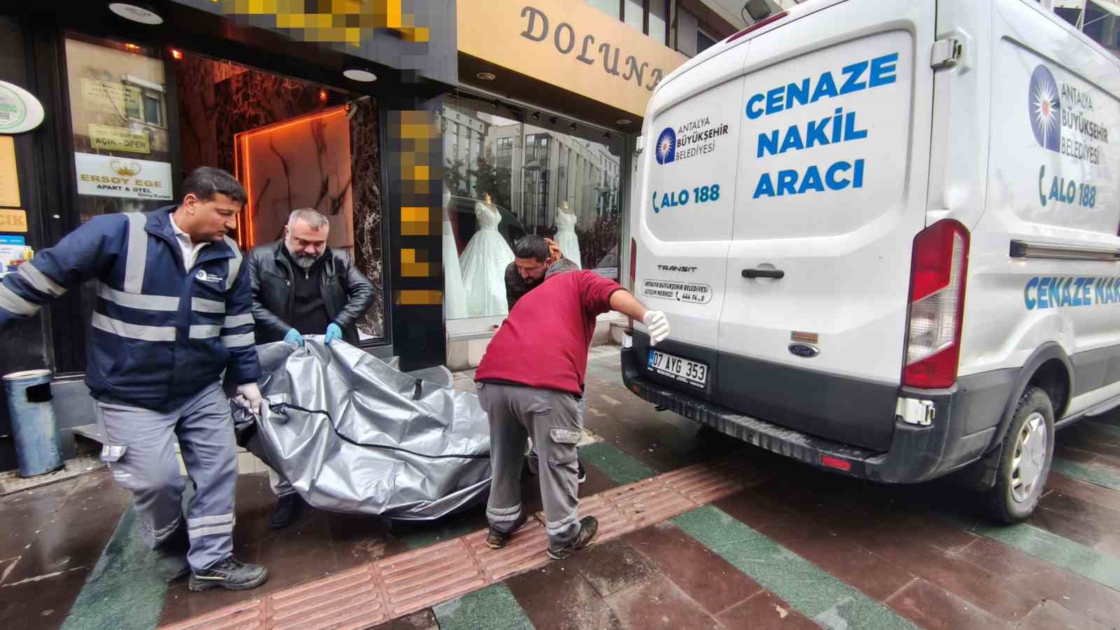 dun giris yaptigi apart otel odasinda olu bulundu 1
