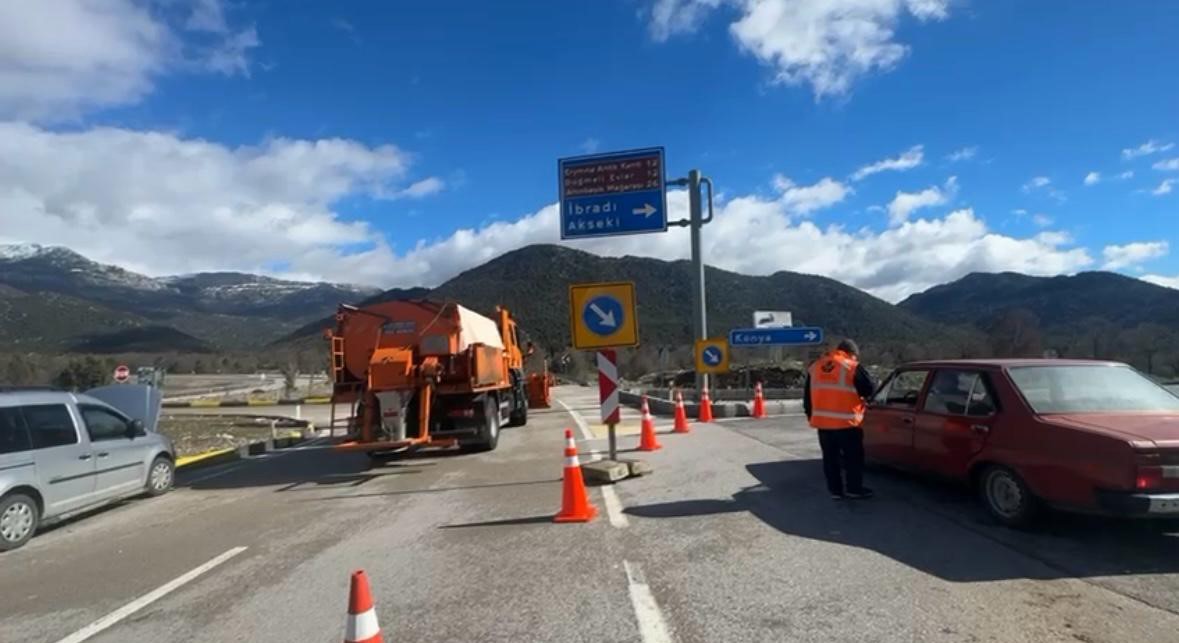 dun yagan saganak karayolunu gole dondurdu 1 grhIrSQF