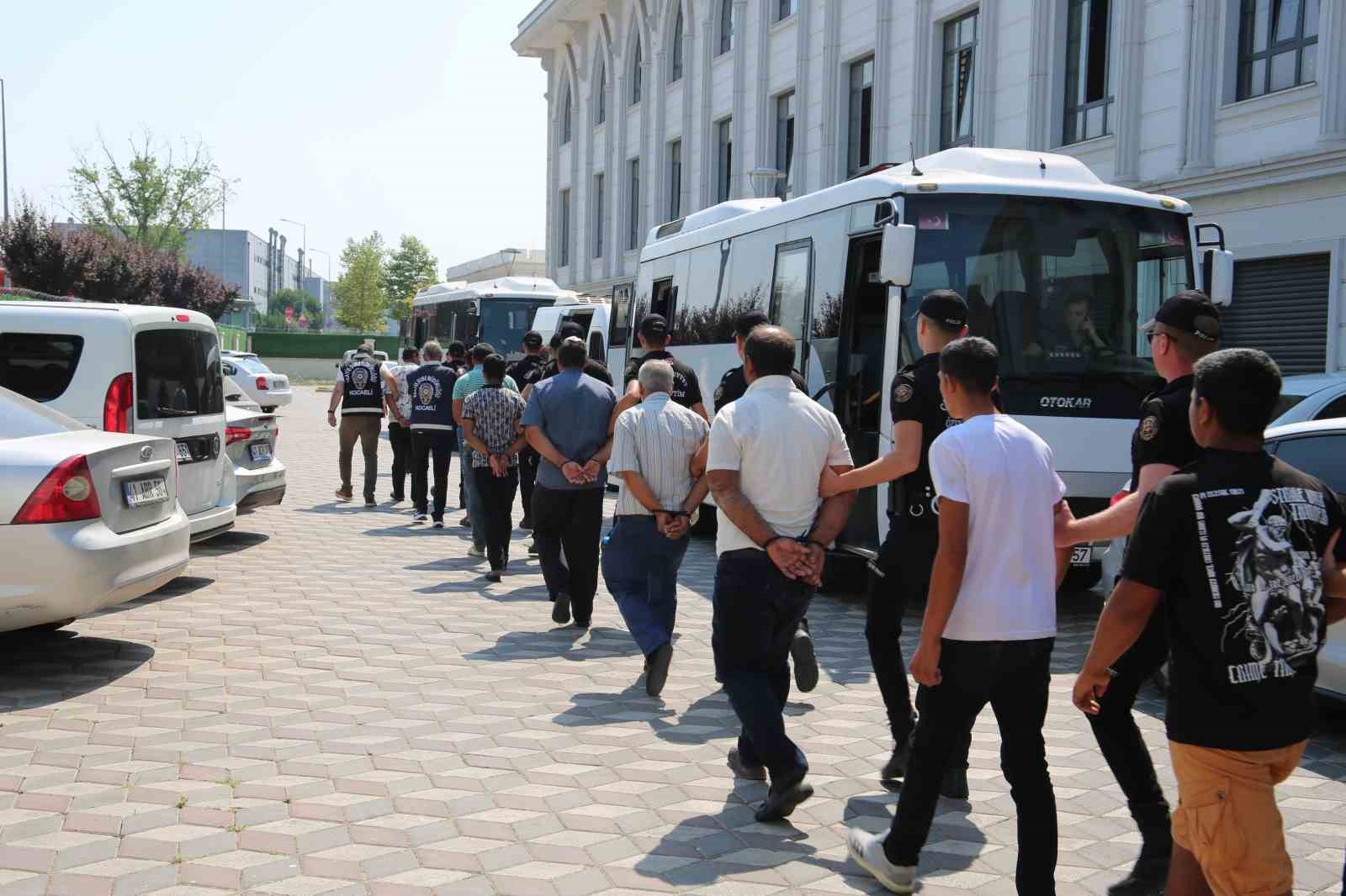dunurler sokagi savas alanina cevirmisti saniklar ilk kez konustu 8 QKmzcl5W