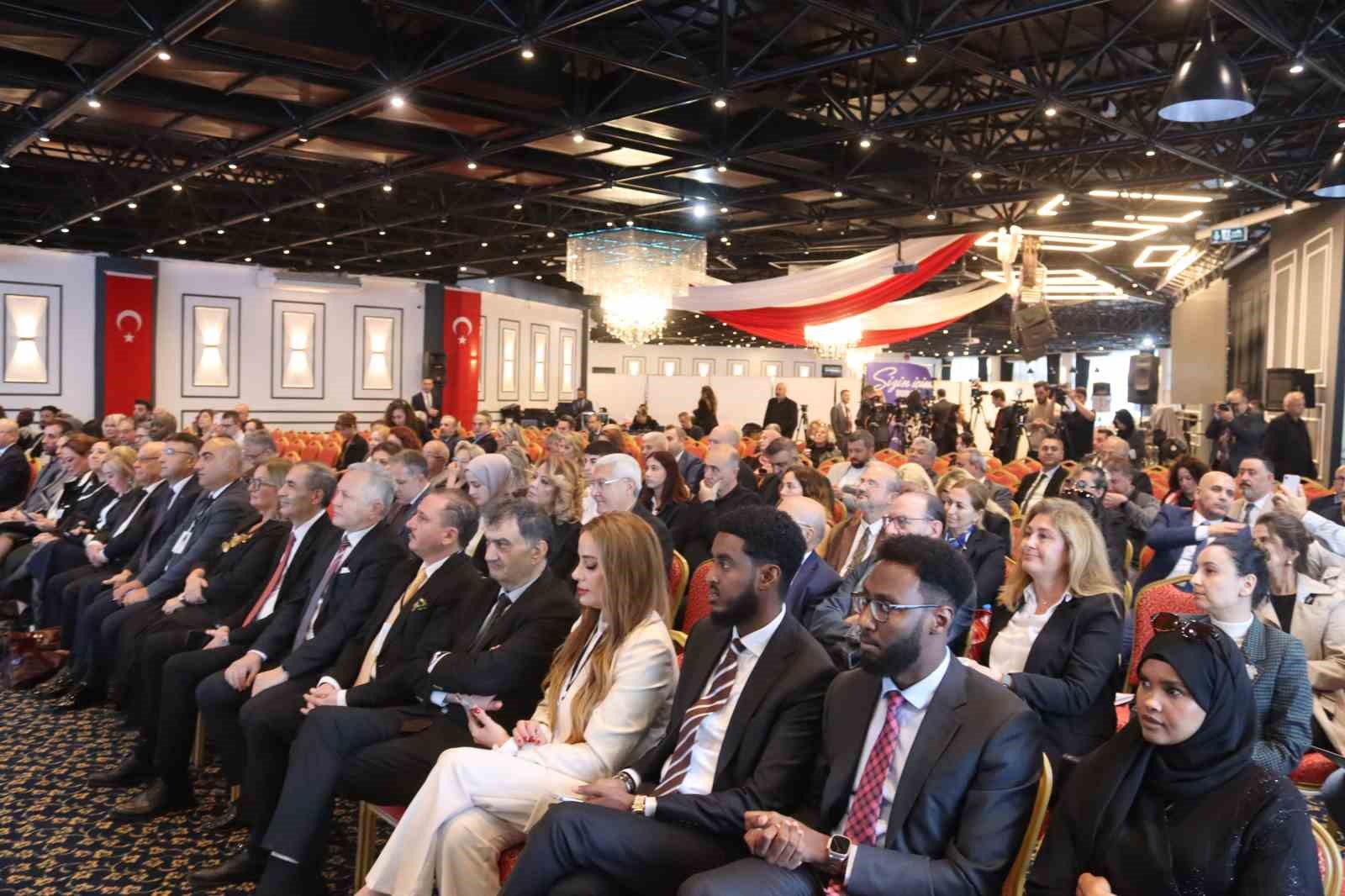 dunya diplomasisinin izmirde bulustugu tarihi kongre 1