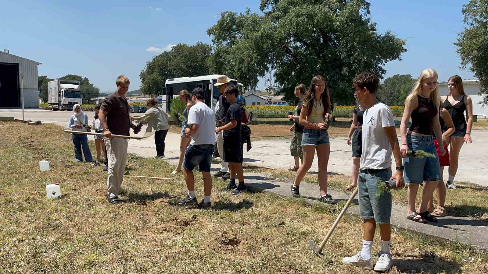 Dünya gençleri Bursa’da içli köfte yapmayı öğrendi 6 dunya gencleri bursada icli kofte yapmayi ogrendi 2 JPnUeevE