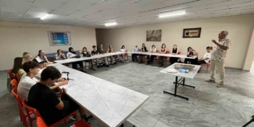 dunya-gencleri-bursada-icli-kofte-yapmayi-ogrendi-yRXUfLCt.jpg
