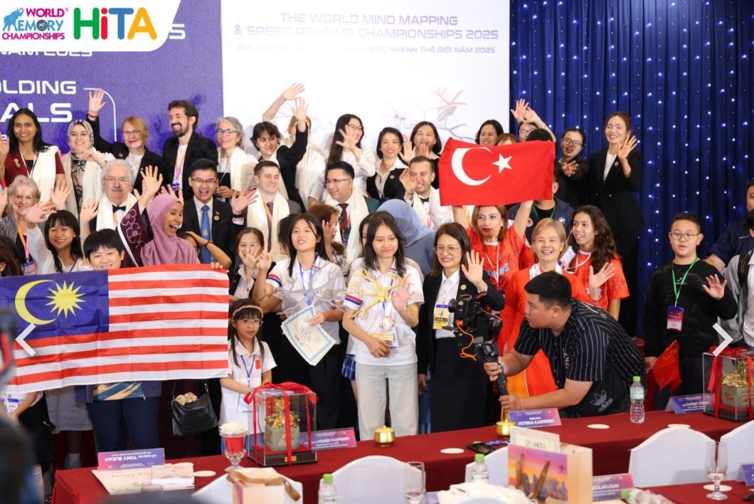 dunya hafiza sampiyonasina adanali anne ile kizi damga vurdu 4 ndaJd8Z8