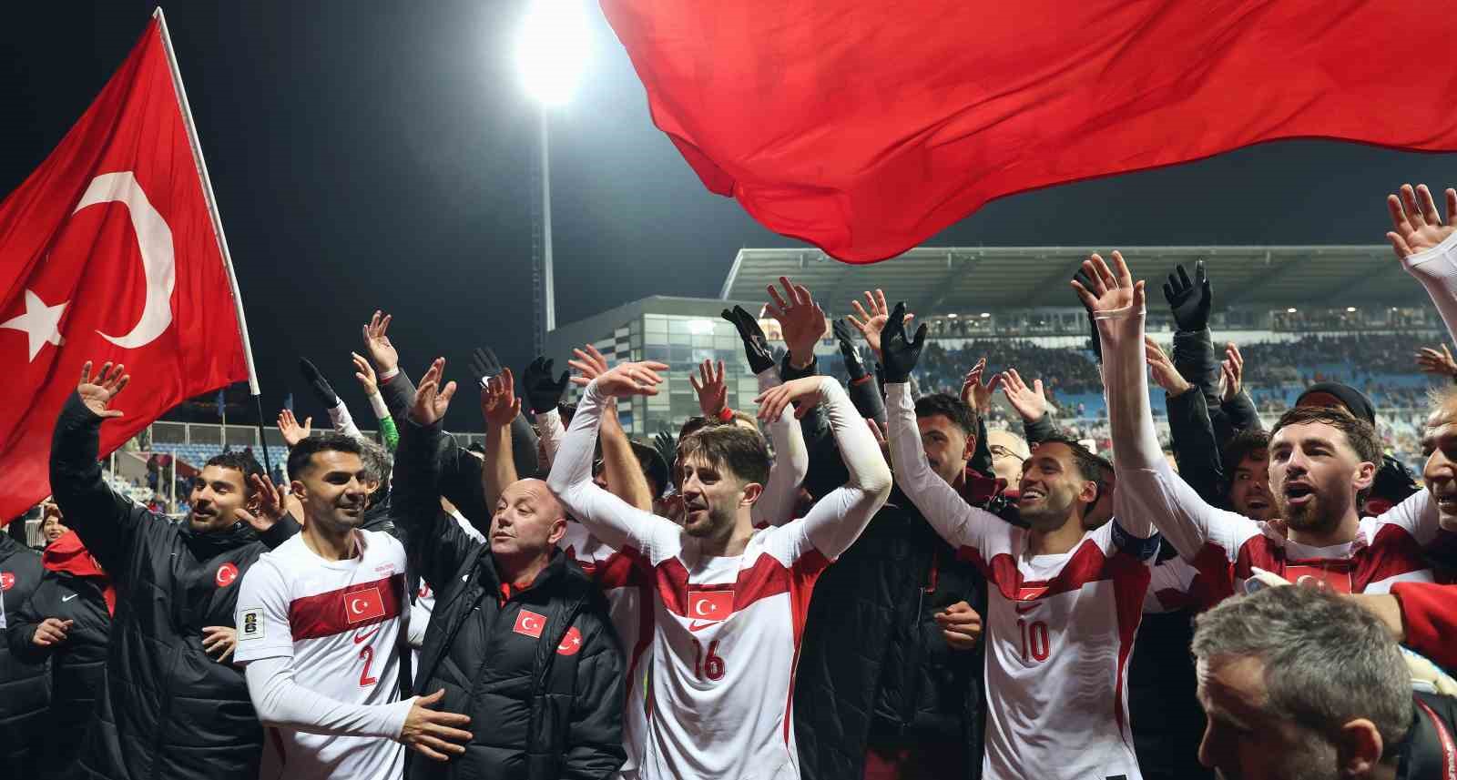 dunya kupasina katilmayi hak eden milliler stattan ayrildi 0