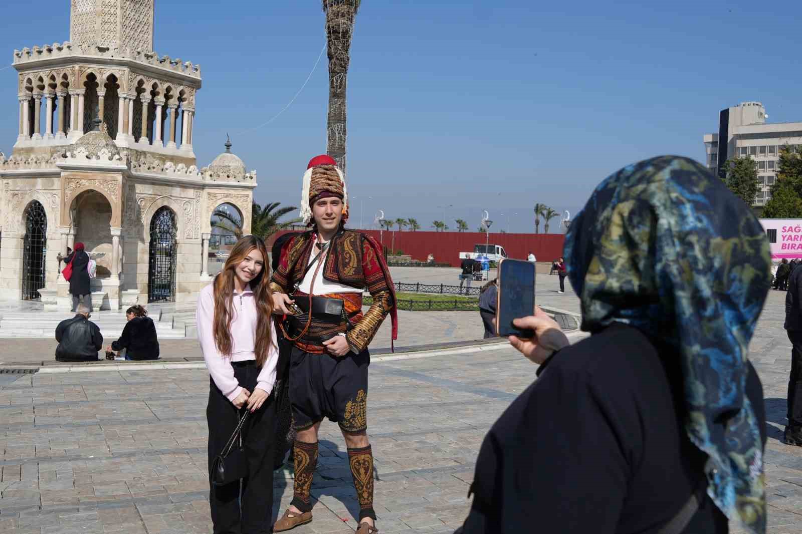 dunya meydanlarinda bir efe egenin zeybegini avrupaya tasidi 3 6RBD5AR1