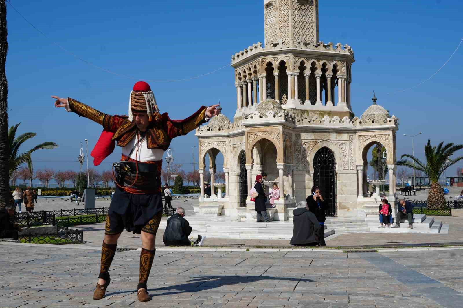 dunya meydanlarinda bir efe egenin zeybegini avrupaya tasidi 4 fEEvRQuV