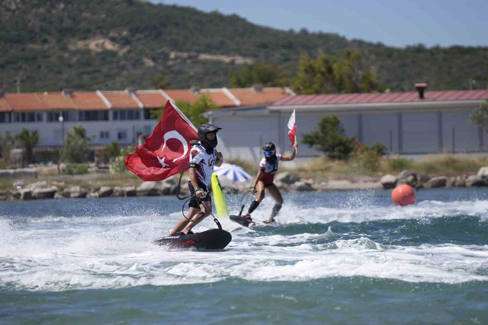 Dünya Motosurf Şampiyonası’nda büyük final 5 dunya motosurf sampiyonasinda buyuk final 1 6zbQ5uJt