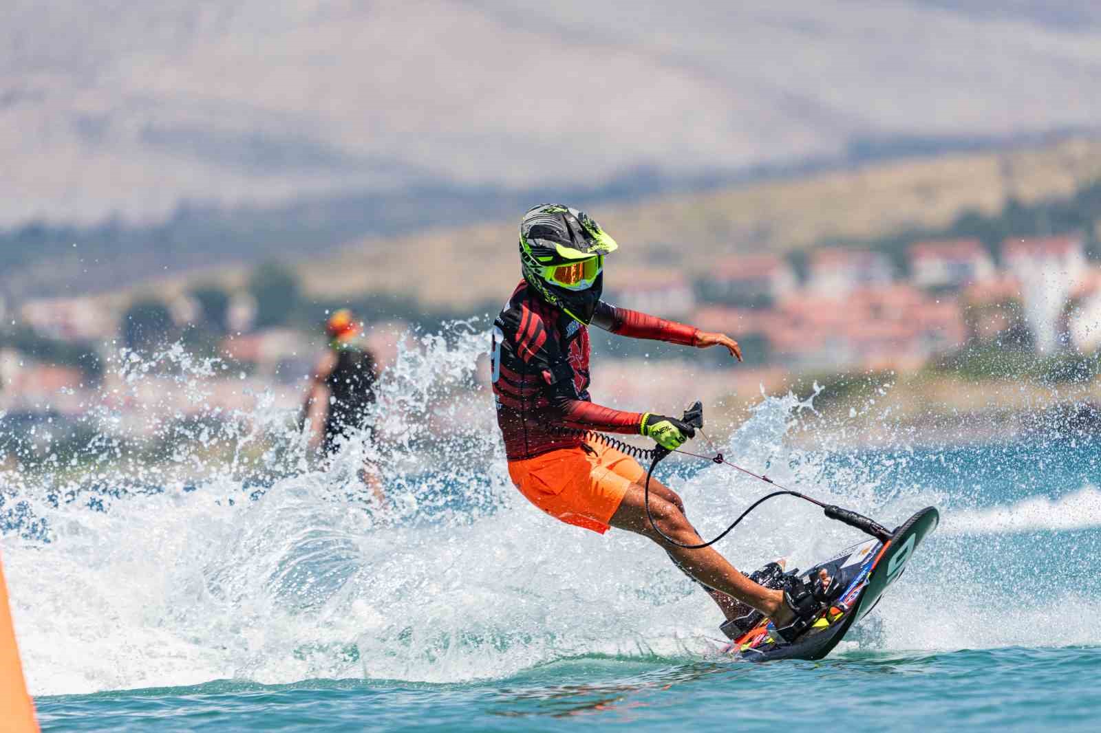 Dünya Motosurf Şampiyonası’nda ilk gün serbest antrenman turları tamamlandı 7 dunya motosurf sampiyonasinda ilk gun serbest antrenman turlari tamamlandi 3 7HTr5JEG