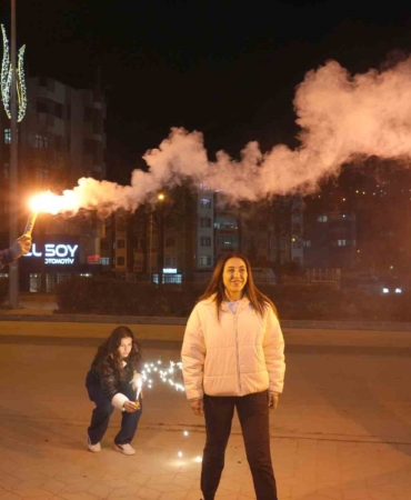 dunya-sampiyonu-asumana-memleketinde-coskulu-karsilama-jBf9URZR.jpg