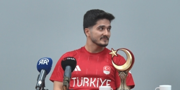 dunya-sampiyonu-muhammed-furkan-ozbekten-ogrencilere-ilham-veren-bulusma-UjtKDAGw.jpg