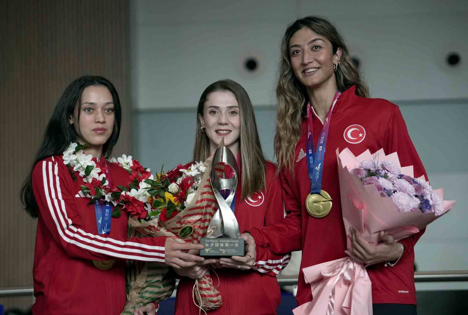 dunya sampiyonu taekwondo milli takimi turkiyeye dondu 13 gb7WRyuP