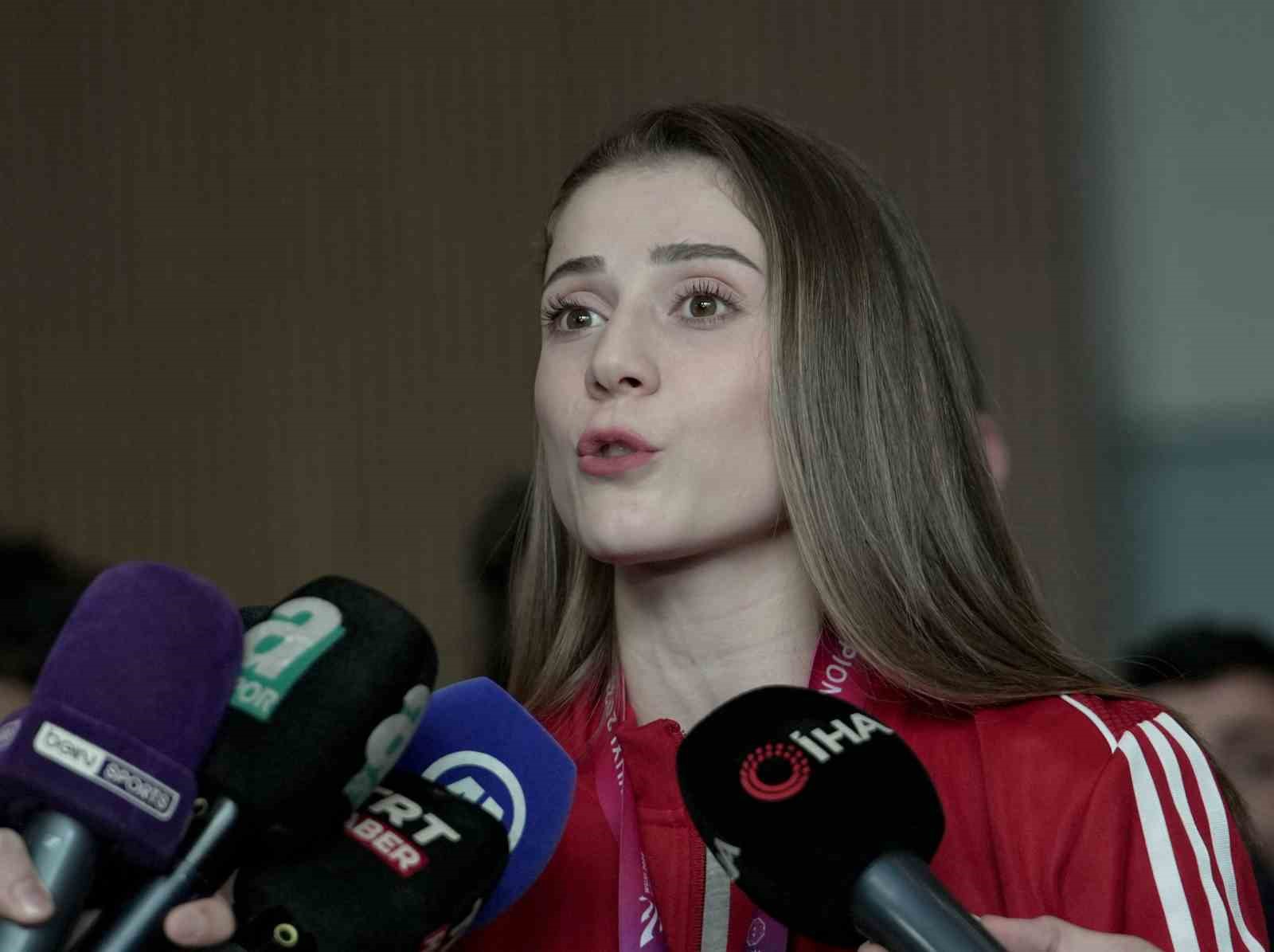 dunya sampiyonu taekwondo milli takimi turkiyeye dondu 8 IYLQ4Jrw