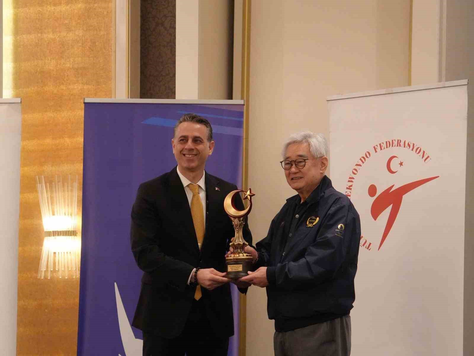 dunya taekwondo federasyonu baskani chungwon choue turkiyede 1 nfr4GuNz