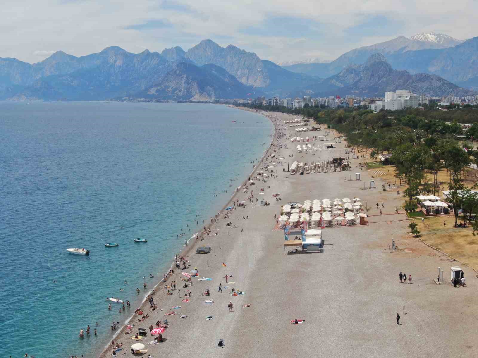 Dünyaca ünlü sahil 19 Mayıs’ta doldu taştı 4 dunyaca unlu sahil 19 mayista doldu tasti 0 1nrPAdfK