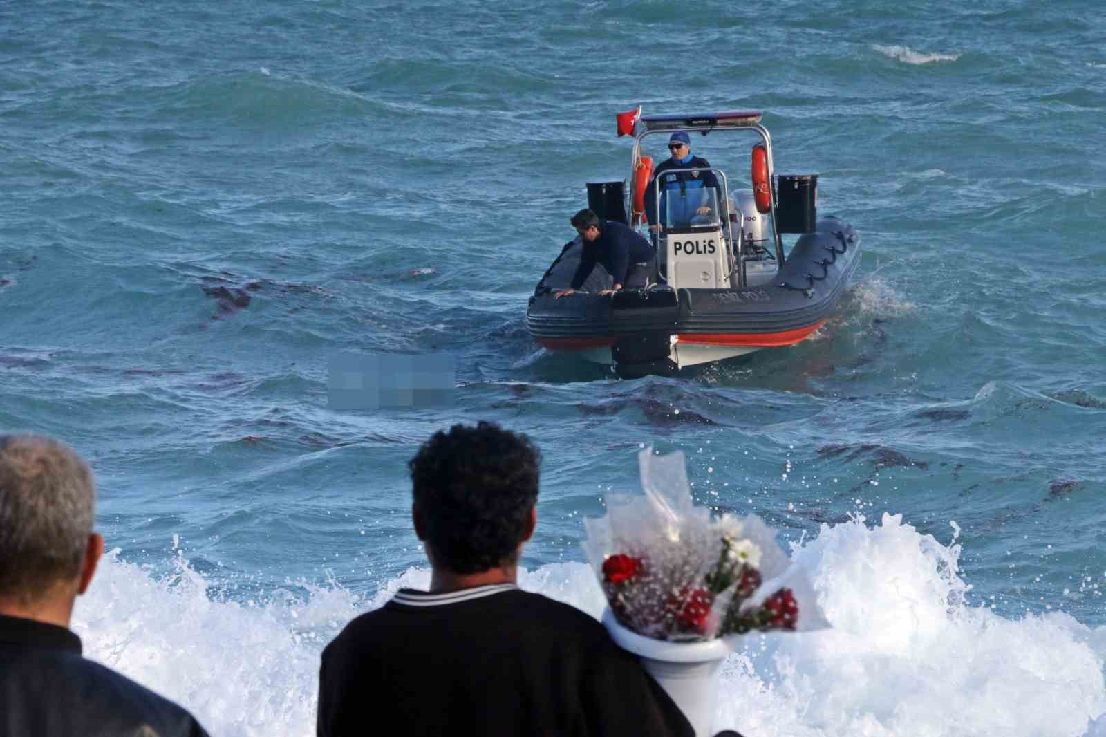 dunyaca unlu sahilde can pazari 2 kardes kurtuldu kuzen hayatini kaybetti 21 r2jMwFfI