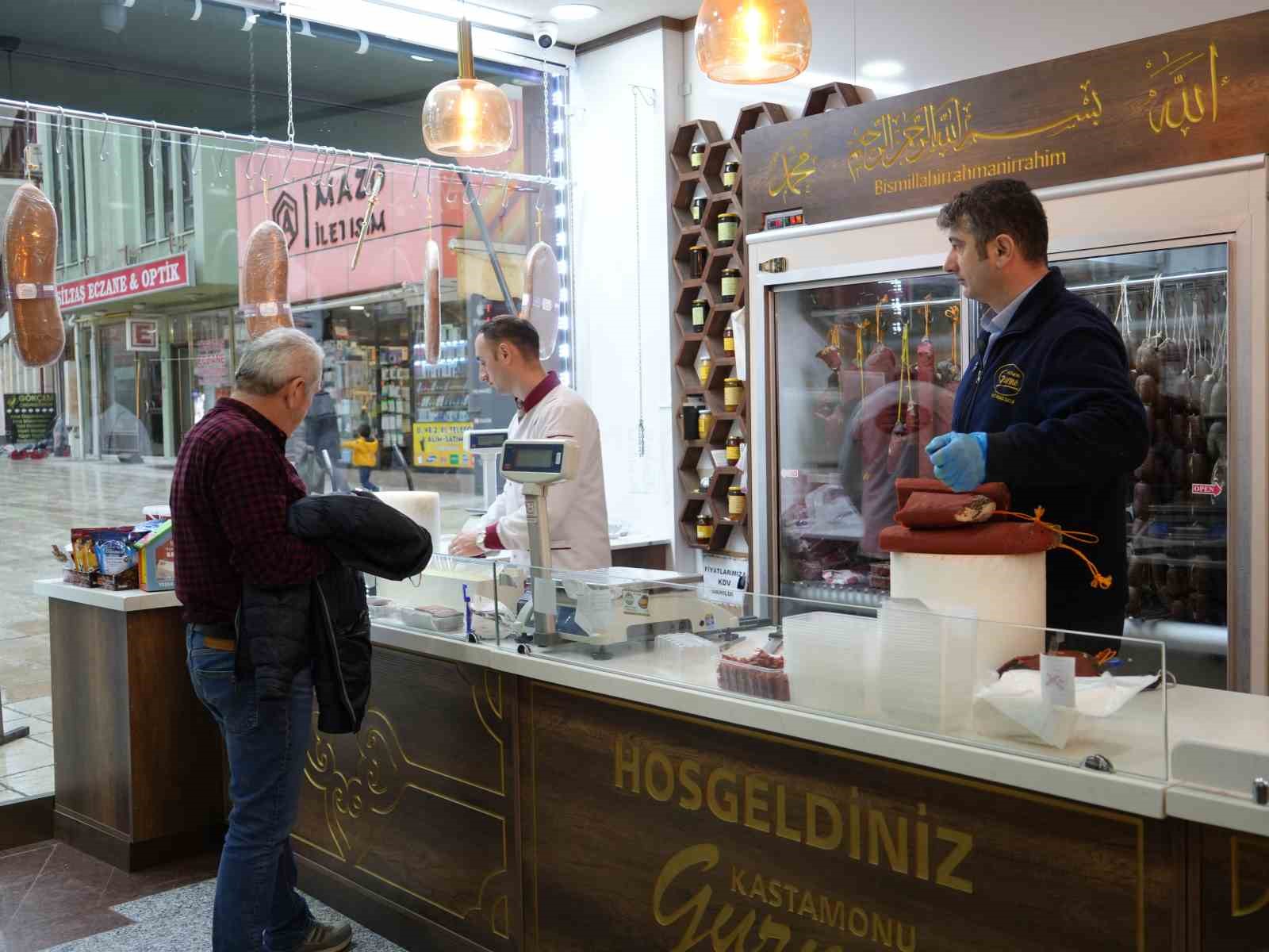 Dünyaca ünlü şeften Kastamonu pastırmasına tam not: "Asıl bunların meşhur olması lazımken Kayseri meşhur olmuş" 7 dunyaca unlu seften kastamonu pastirmasina tam not asil bunlarin meshur olmasi lazimken kayseri meshur OjpKuskp
