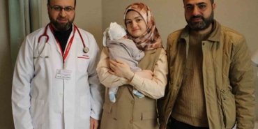 dunyada-5-binde-bir-goruluyor-yemek-borusu-kapali-dogan-bebek-ameliyat-ile-sagligina-kavustu-RCCjCjjn.jpg