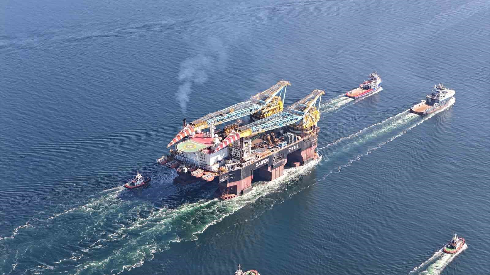 dunyanin 3uncu buyuk agir kaldirma vinci canakkale bogazindan gecti 2 p2QEd4db