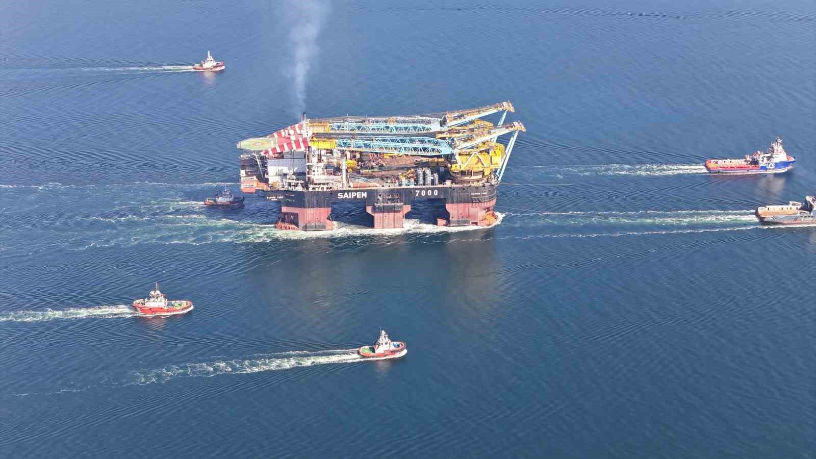 dunyanin 3uncu buyuk agir kaldirma vinci canakkale bogazindan gecti 3 36irIcf6