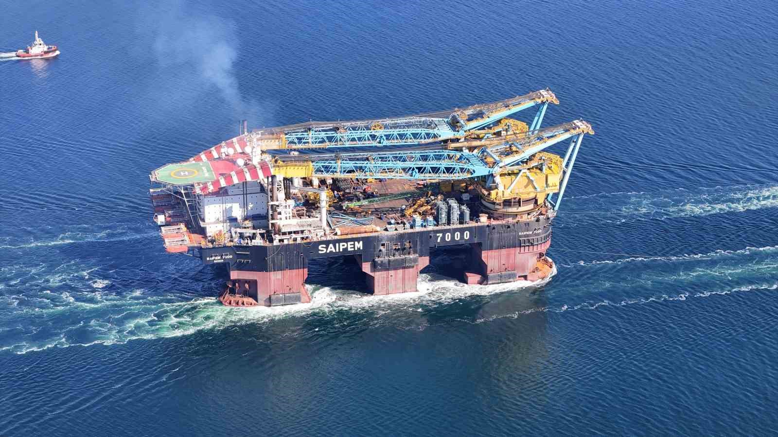 dunyanin 3uncu buyuk agir kaldirma vinci canakkale bogazindan gecti 9 QACqh4pV