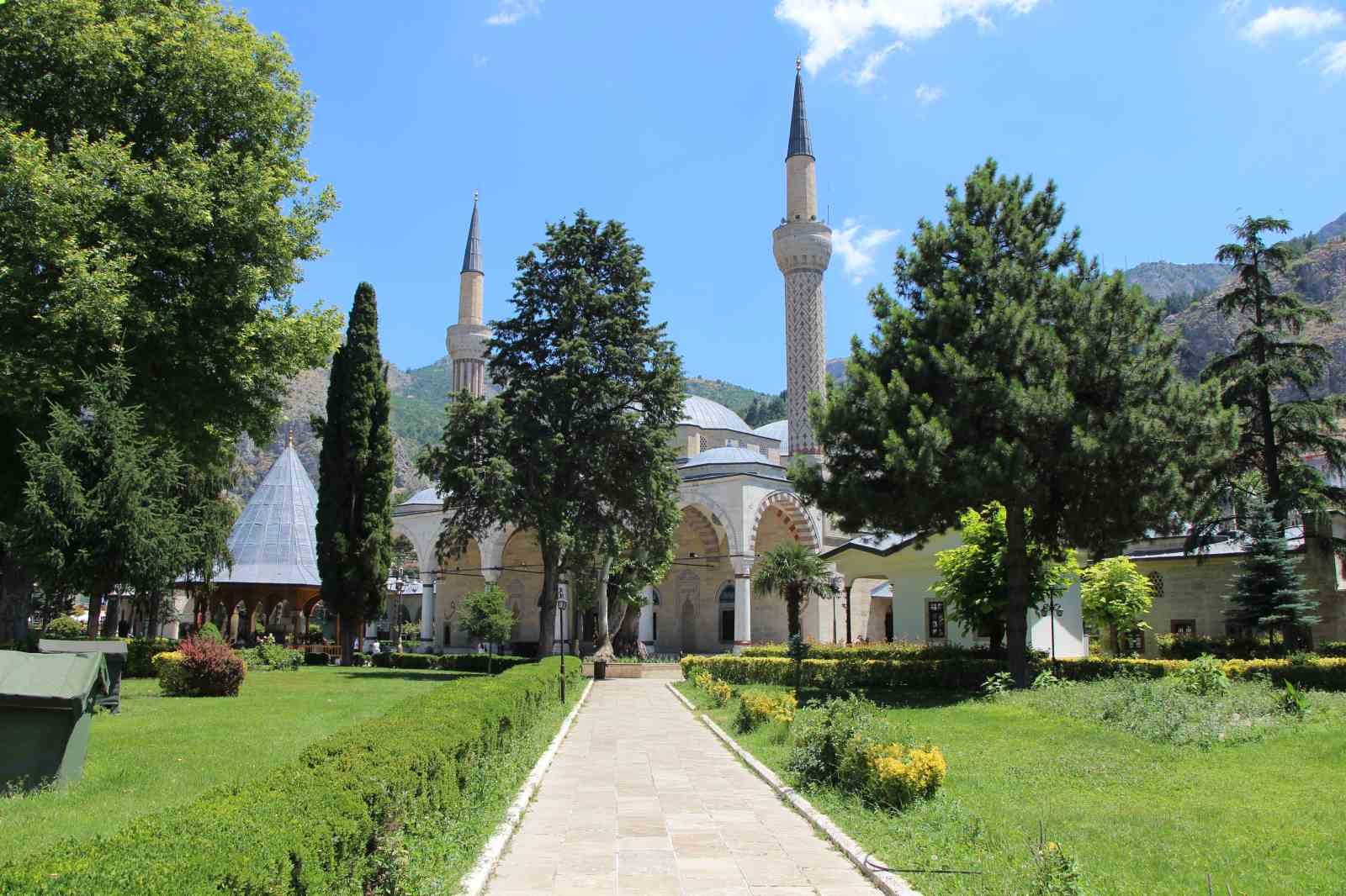 dunyanin en buyuk hilye i serifi 3 yildir amasyada sergileniyor 3 eXjqldBD