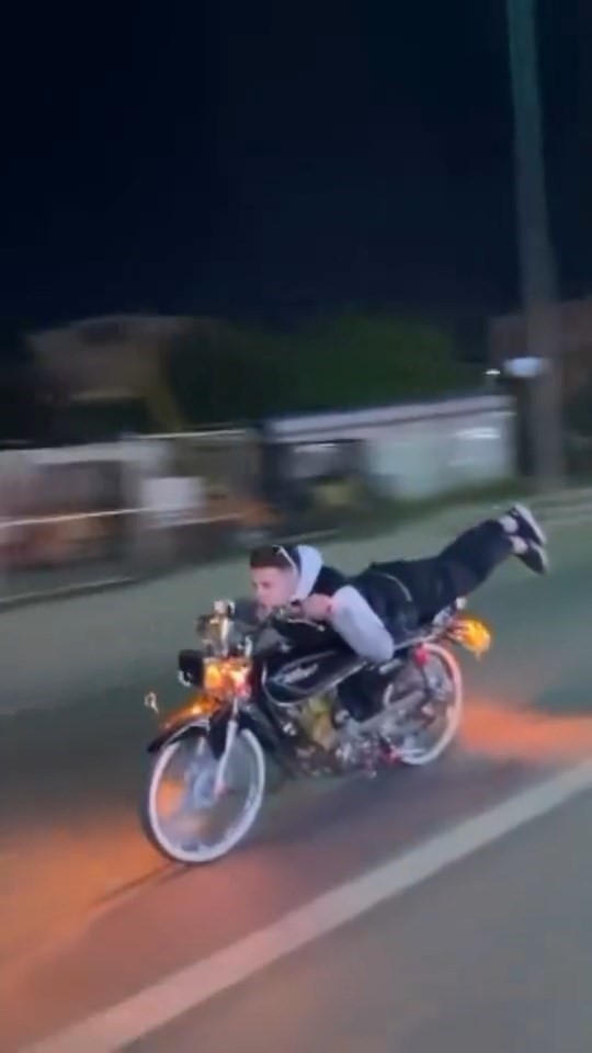 Dünyanın en pahalı uzanması... 200 bin TL ceza yedi, motosikleti bağlandı 4 dunyanin en pahali uzanmasi 200 bin tl ceza yedi motosikleti baglandi 0 VMeKbUAL