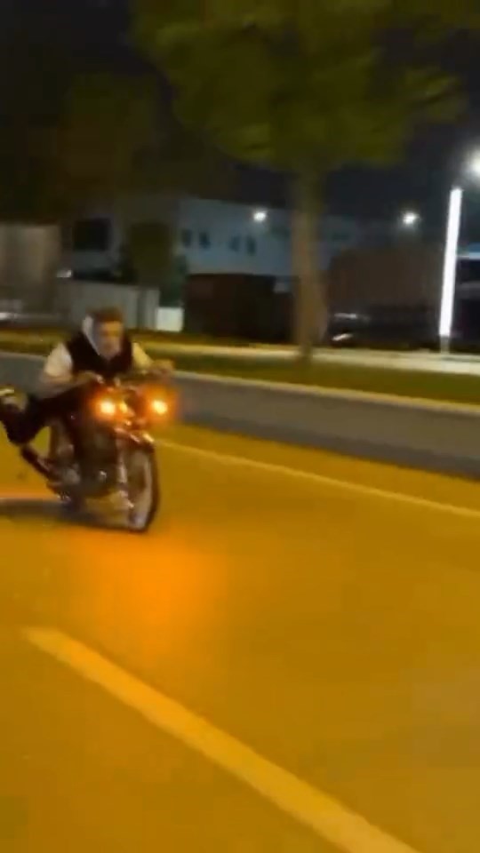 Dünyanın en pahalı uzanması... 200 bin TL ceza yedi, motosikleti bağlandı 5 dunyanin en pahali uzanmasi 200 bin tl ceza yedi motosikleti baglandi 1 MpVMYDkF