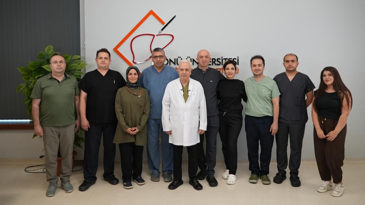 Dünyanın ilk 8’li çapraz karaciğer nakli Malatya’da gerçekleştirildi 5 dunyanin ilk 8li capraz karaciger nakli malatyada gerceklestirildi 1 VIQz1jri