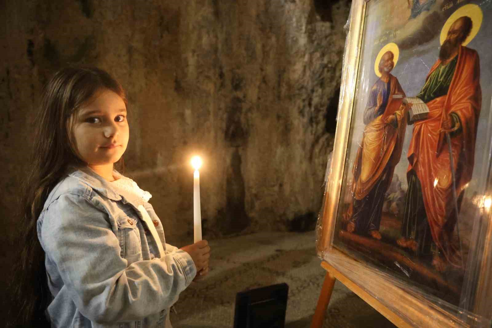 dunyanin ilk magara kilisesinde noel ayini 1 NMFyOr51