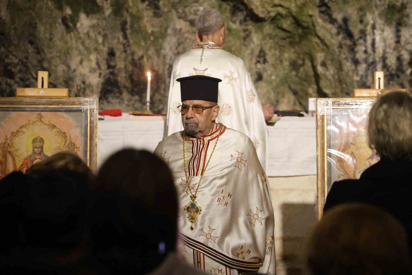 dunyanin ilk magara kilisesinde noel ayini 7 ABr35v1X