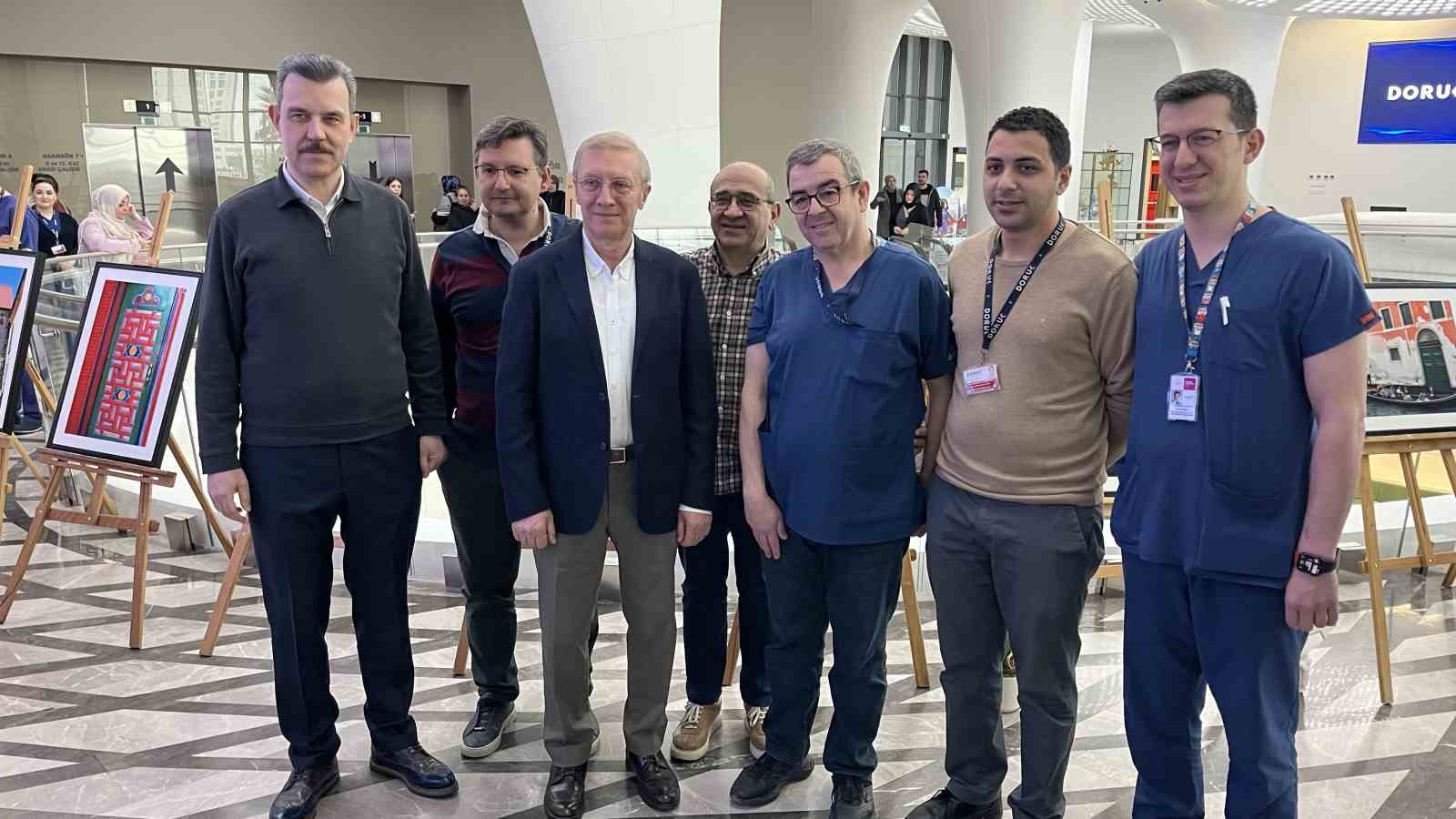 Dünyanın kapıları Bursa’daki hastanenin koridoruna açıldı 8 dunyanin kapilari bursadaki hastanenin koridoruna acildi 4 B65dcnRa