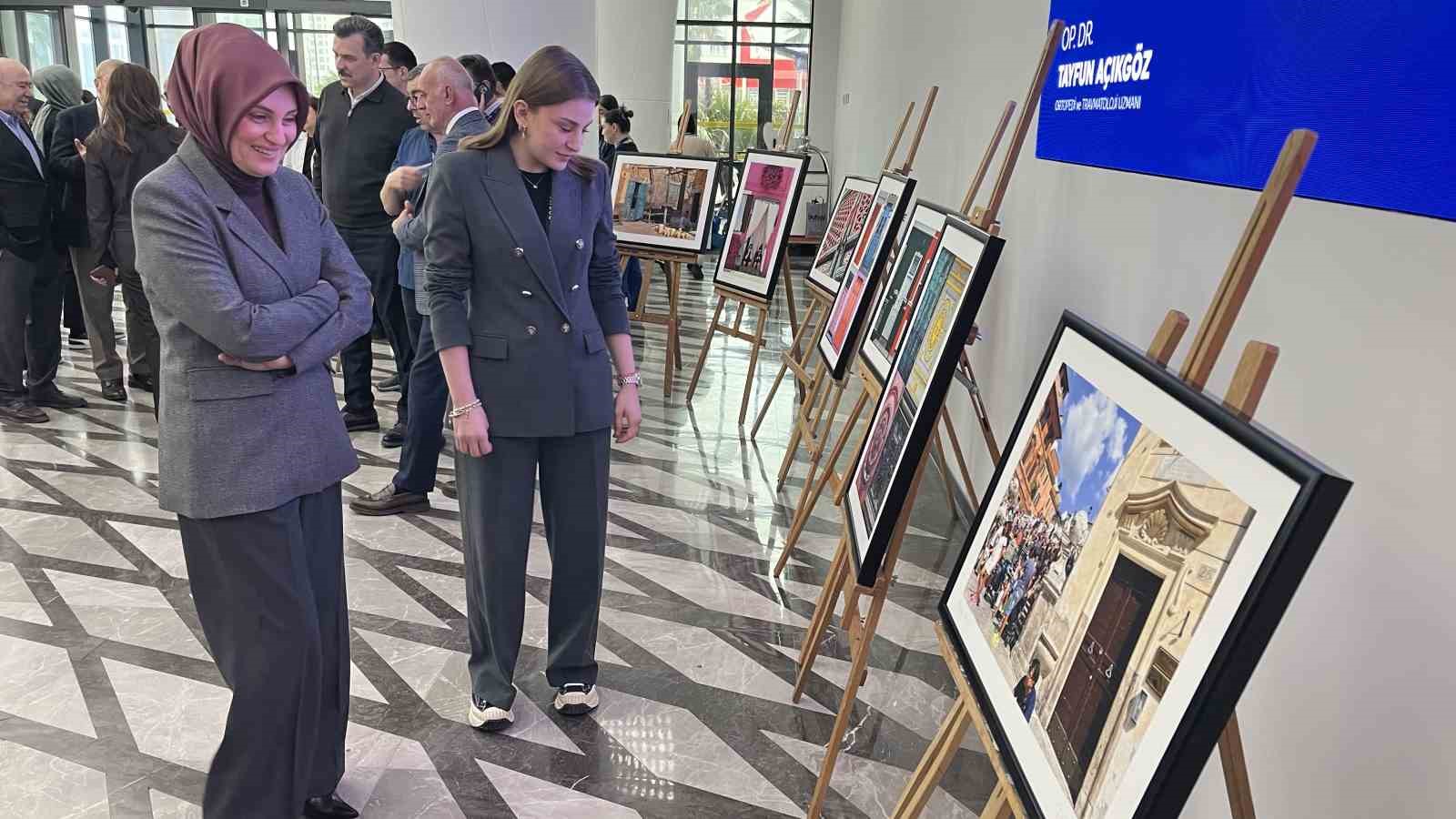 Dünyanın kapıları Bursa’daki hastanenin koridoruna açıldı 10 dunyanin kapilari bursadaki hastanenin koridoruna acildi 6 cQ3ZPuOw