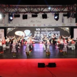 dunyanin-renklerini-inegolde-bulusturan-festival-basladi-ghTB9jCD.jpg