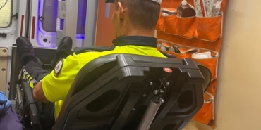 dur-ihtarina-uymadi-motosikletini-polisin-uzerine-surdu-2-yarali-utPsLftk.jpg