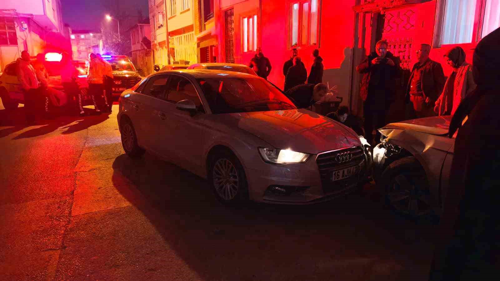 dur ihtarina uymayan 18 yasindaki surucu 5 kilometrelik kovalamaca sonunda yakalandi 0 Nzw7NZL4