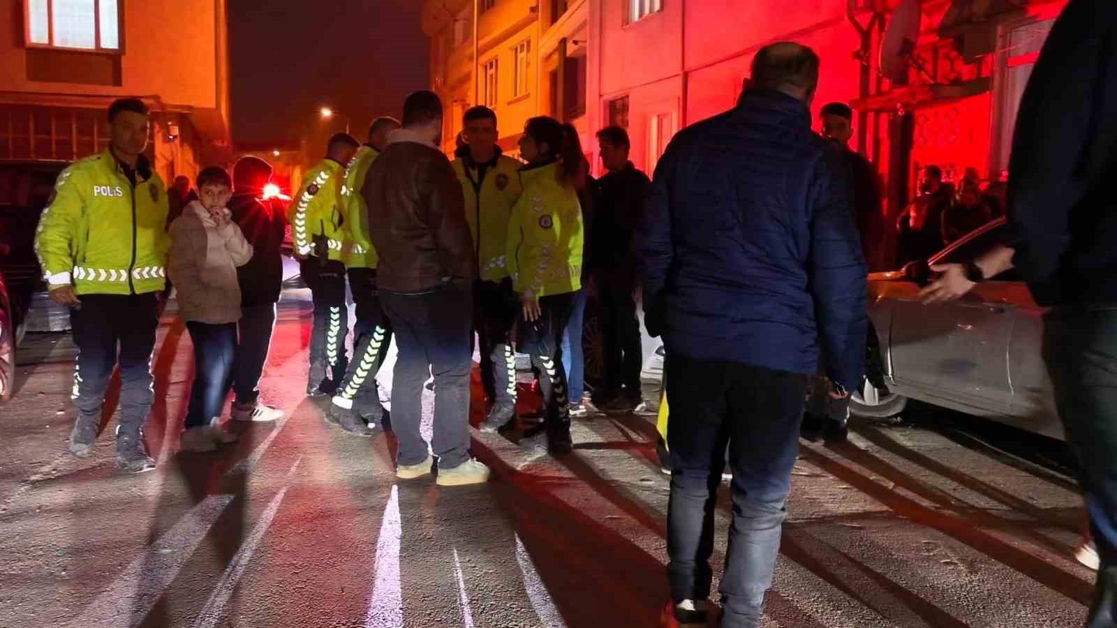 dur ihtarina uymayan 18 yasindaki surucu 5 kilometrelik kovalamaca sonunda yakalandi 3