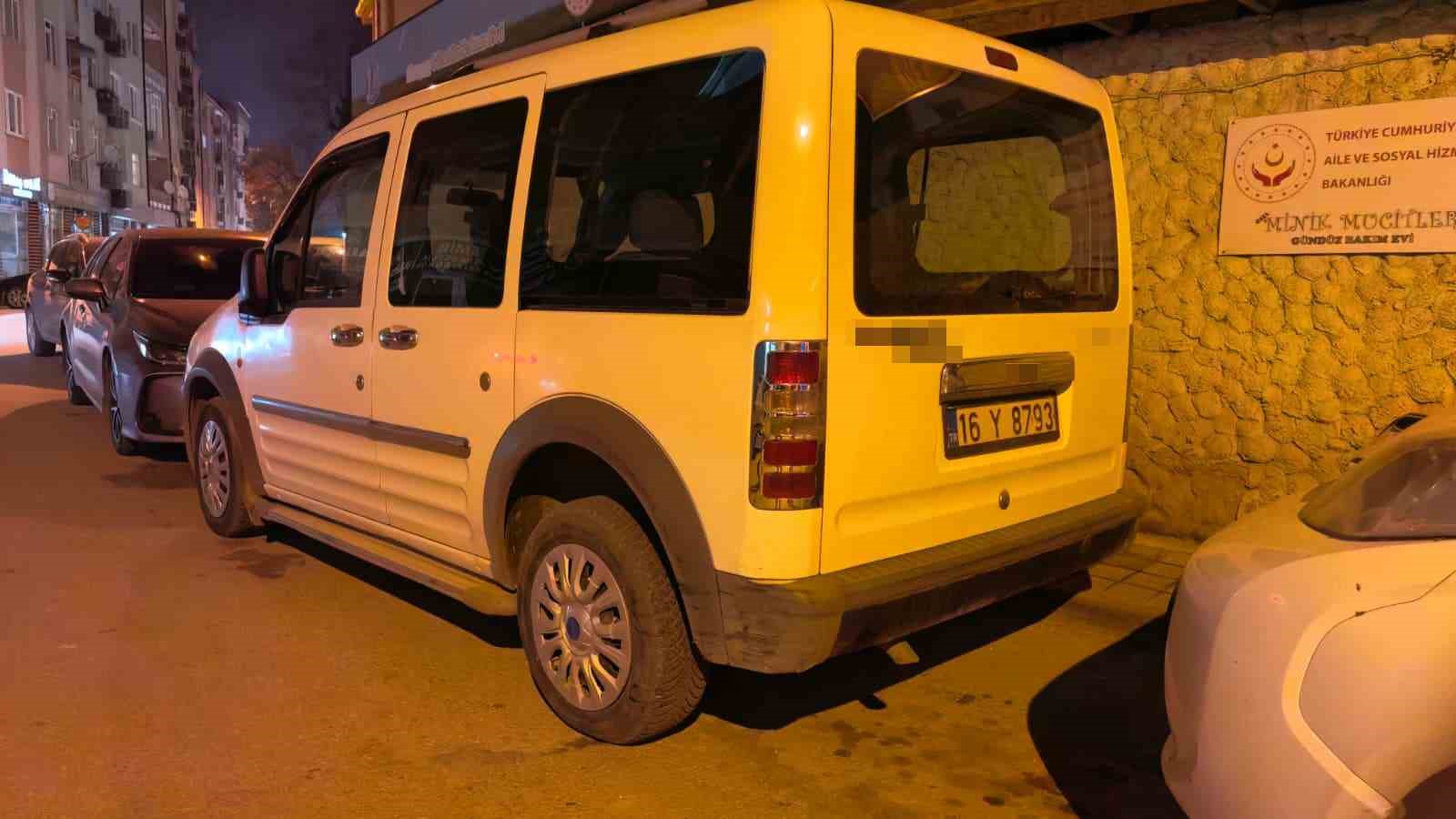 dur ihtarina uymayan 18 yasindaki surucu 5 kilometrelik kovalamaca sonunda yakalandi 4