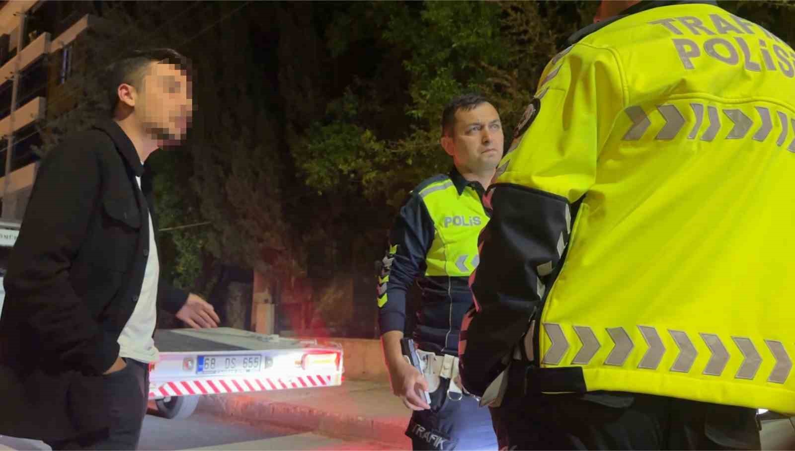 dur ihtarina uymayan alkollu surucunun polisi ikna cabalari sonuc vermedi 0 sWagJJY1