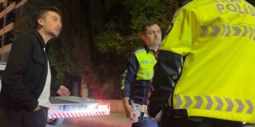 dur-ihtarina-uymayan-alkollu-surucunun-polisi-ikna-cabalari-sonuc-vermedi-TQ9mkRPj.jpg