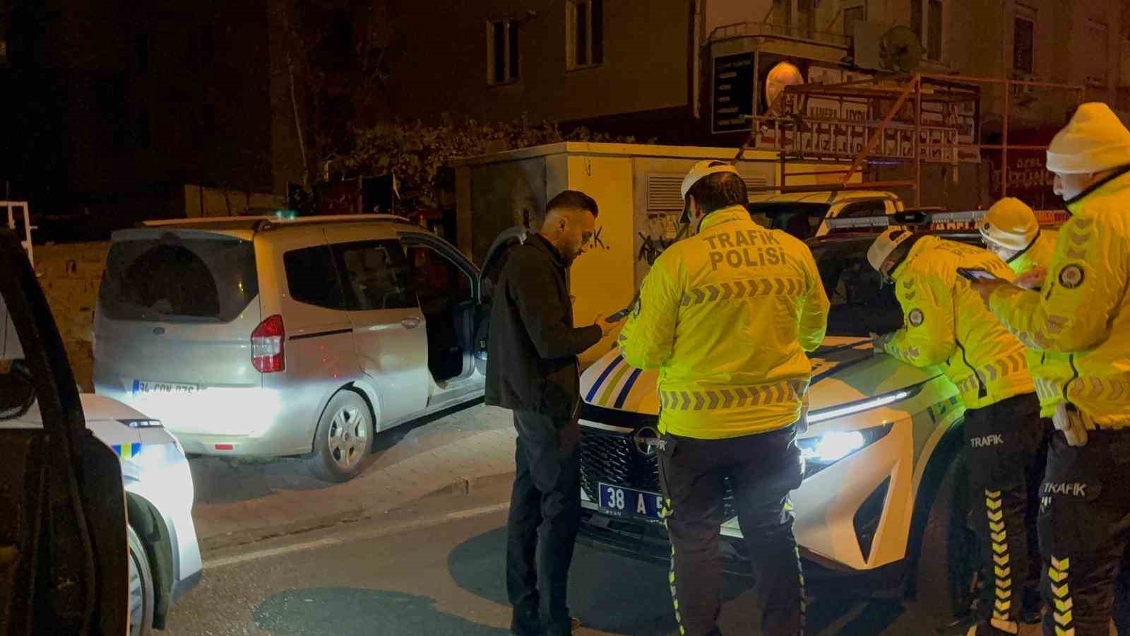 dur ihtarina uymayan alkollu surucunun rahatligi pes dedirtti 2 ZmsmHjIe